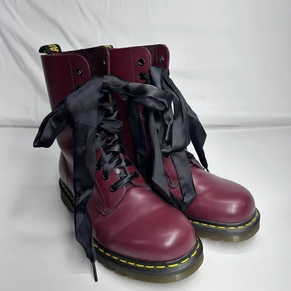 Dr. Martens 1490 Cherry Red Women's US Size 8, EU 39 Black Ribbon Lace - Picture 3 of 8